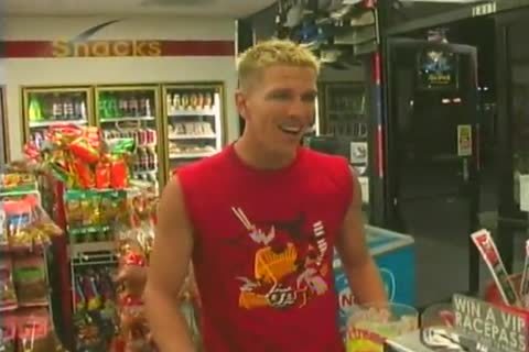 Straight Porn actor in MMM 3some in Van