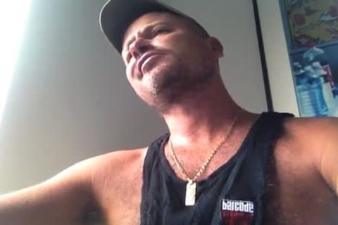 TIERY B. // PHOTO-PORNO-GRAPHER - Copyright / wild Talk In Front Of A Straight Porn Vid