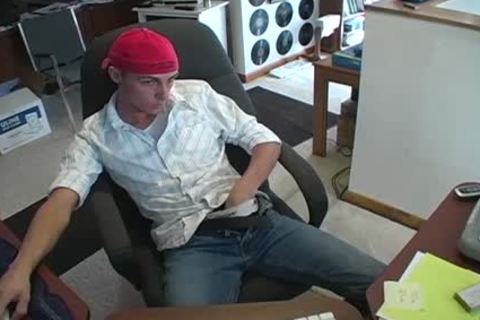 wild guy With A Smooth And Toned Body Jack His large cock Off