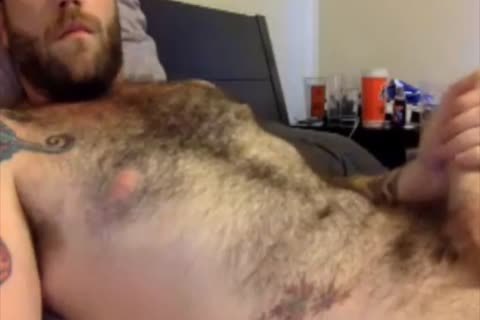 This shaggy Dilf loves To wank Off On web camera