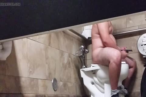 Young gay goes in for raw fucking in HD