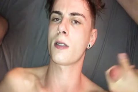 teen & bf Find Two Other Tops On Twitter