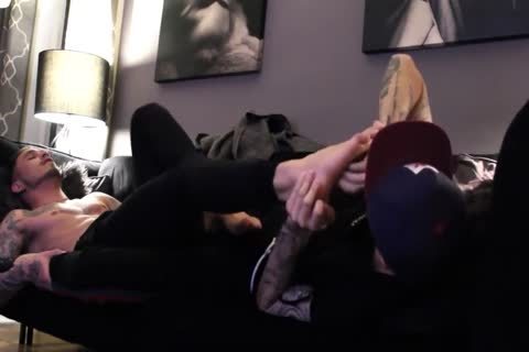 pretty Tatted chap With wonderful Feet gets Worshiped And Cums