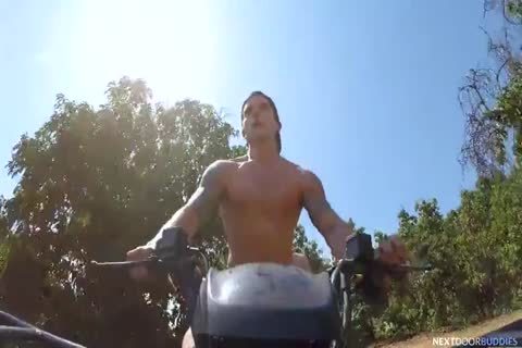 Rimjob On A Quad & Bedroom nail