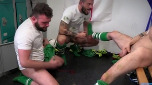 Machos Calientes En El Vestuario two