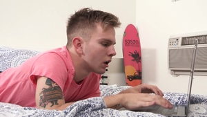 Family Dick: Daddy-Dick Distracts Young Guy from Homework
