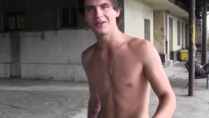 Czech Hunter: Aroused by Persuasion at the Station