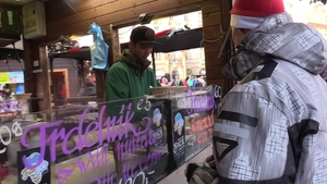 Czech Hunter: Festive Fingering of Friends in Frosted Windows