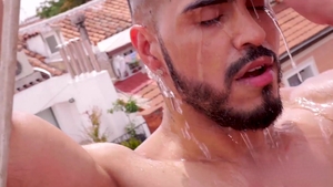 HotAFmen: Hairy Colombian Oasis with Sistor